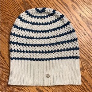 Lululemon Winter hat O/S Blue dark and light